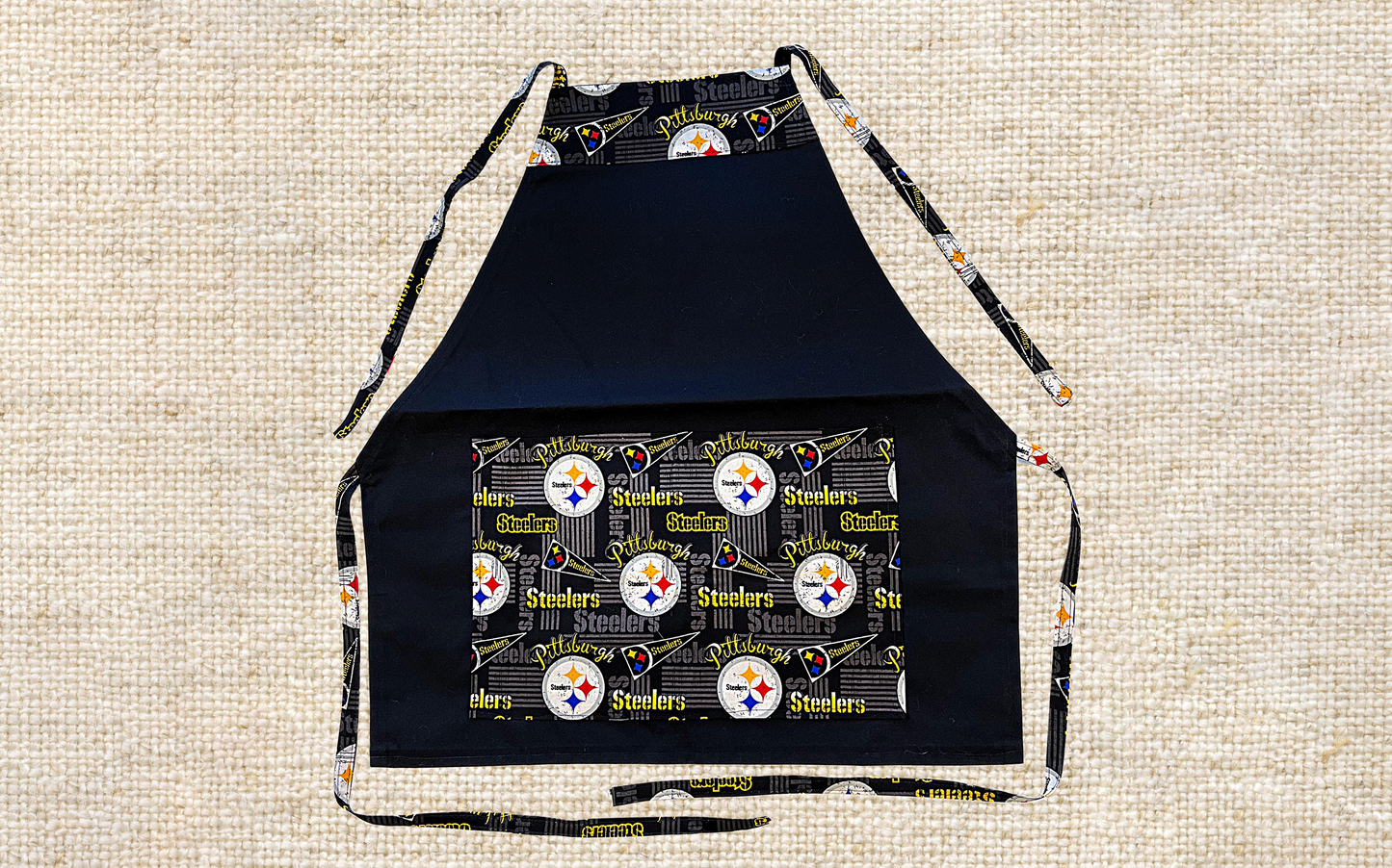 ULTIMATE BBQ APRON for Grill Masters! Unisex Up to 4X Size - Easy Clean & Durable, Ideal Gift Choice. Cheer on your favorite football team.