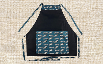 ULTIMATE BBQ APRON for Grill Masters! Unisex Up to 4X Size - Easy Clean & Durable, Ideal Gift Choice. Cheer on your favorite football team.